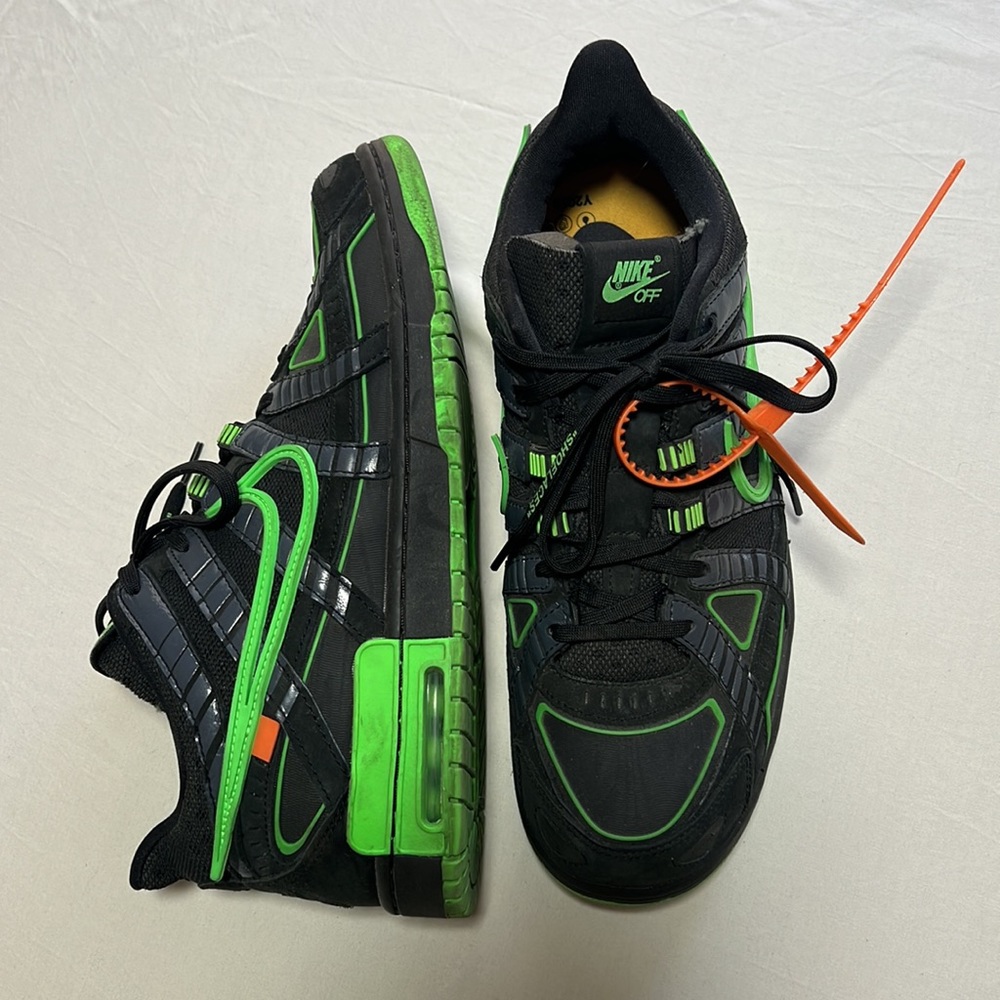 Nike men’s off-white sneaker size 12
